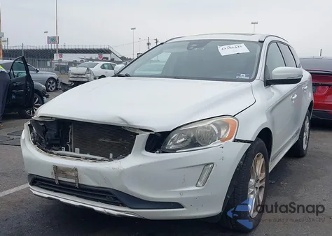 2015 Volvo Xc60 T5/T5 Premier z USA, uszkodzony, nr VIN YV4612RK7F2757513